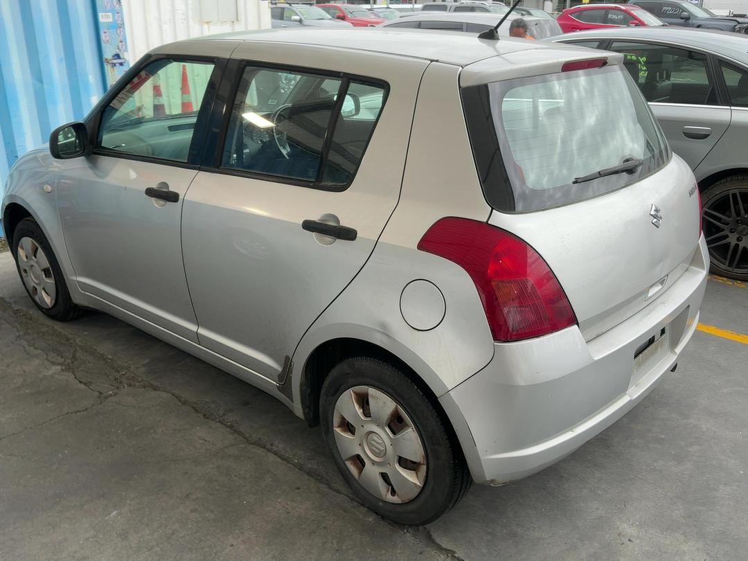 Photo '3' of Suzuki Swift Photo '3' of Suzuki Swift