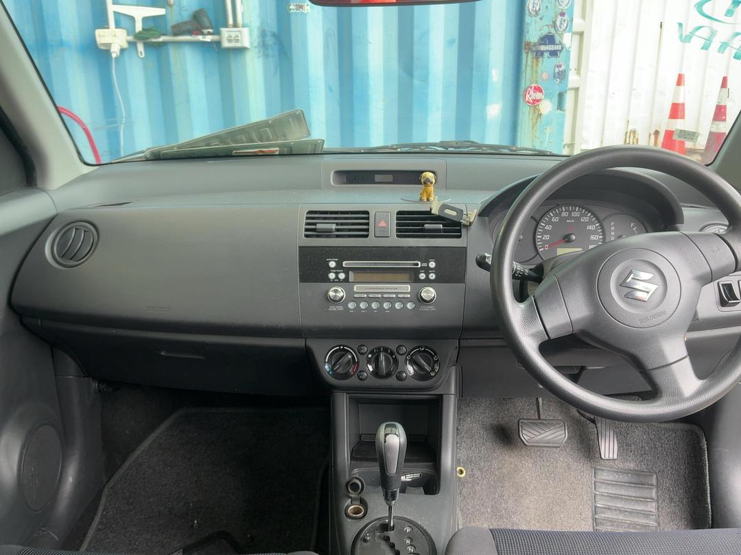 Photo '9' of Suzuki Swift Photo '9' of Suzuki Swift