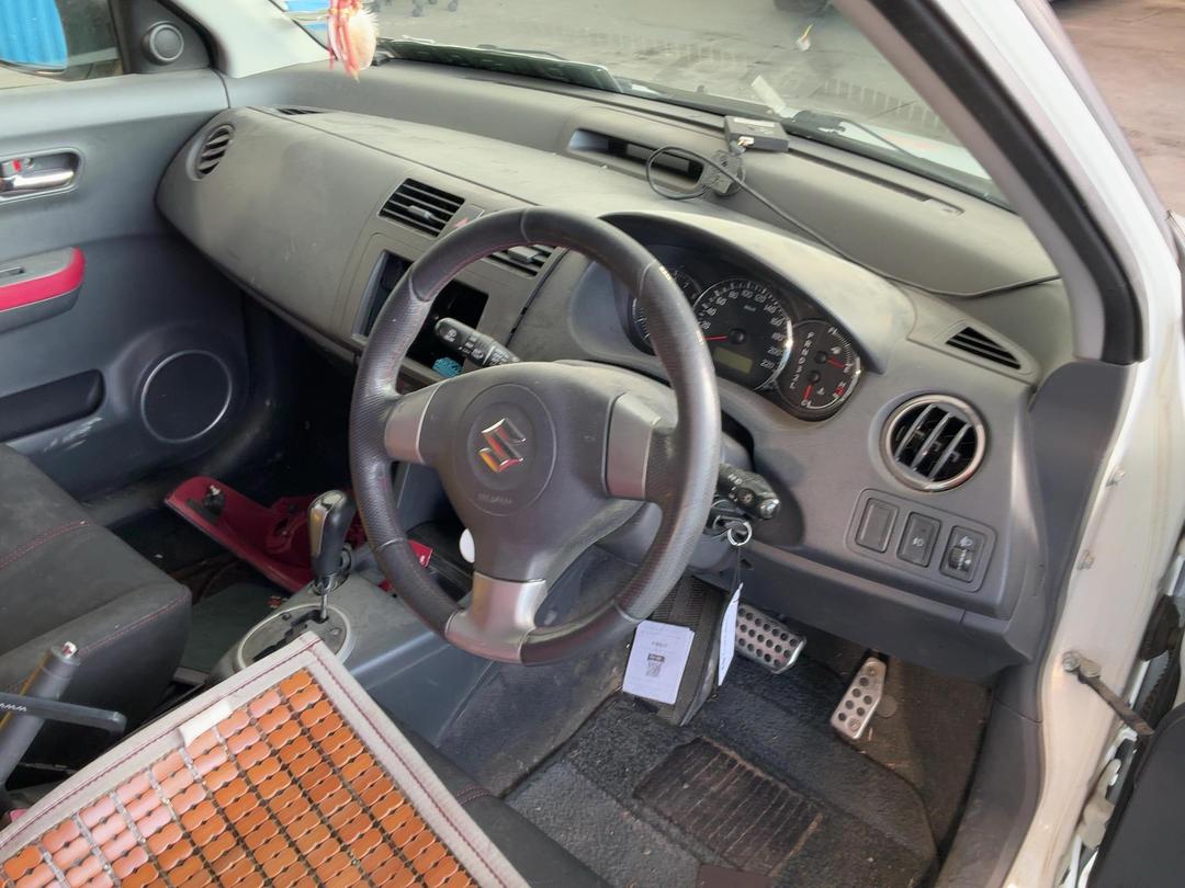Photo '9' of Suzuki Swift Photo '9' of Suzuki Swift
