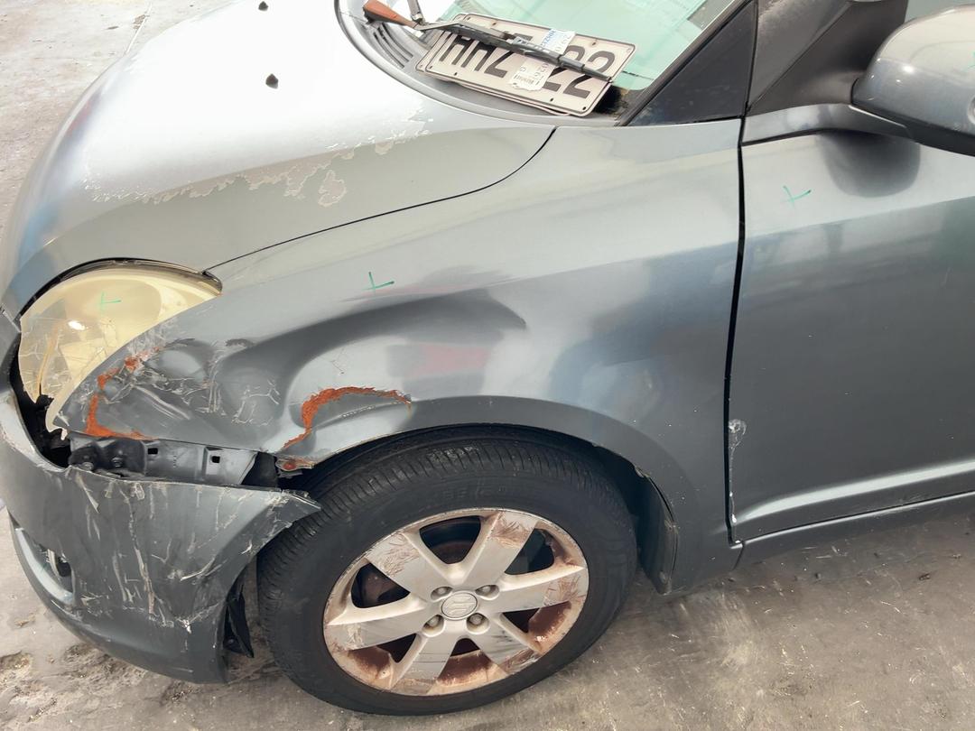 Photo '8' of Suzuki Swift