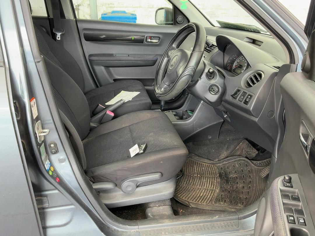 Photo '24' of Suzuki Swift