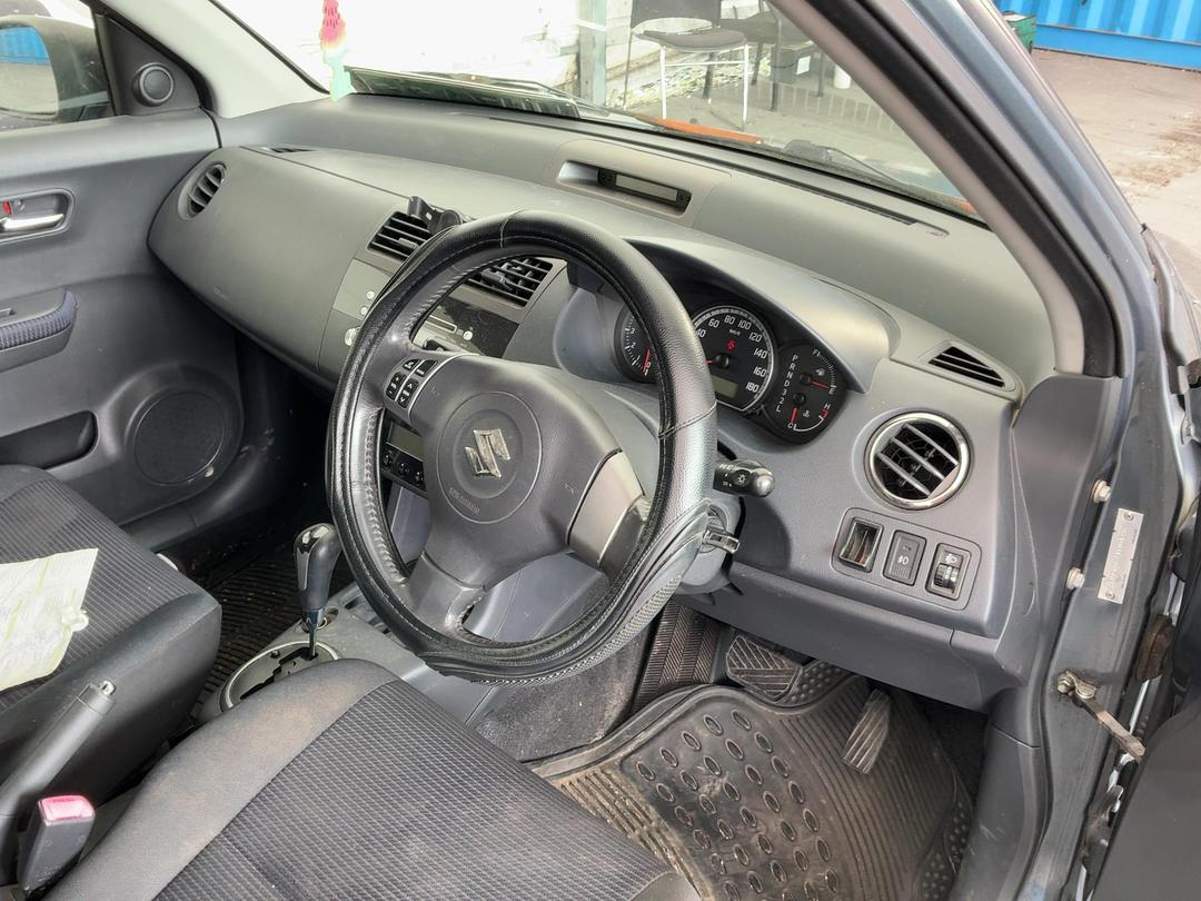 Photo '25' of Suzuki Swift