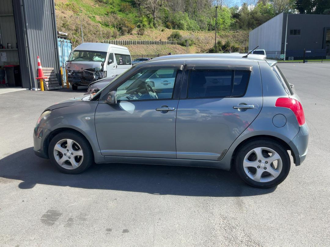 Photo '5' of Suzuki Swift Photo '5' of Suzuki Swift