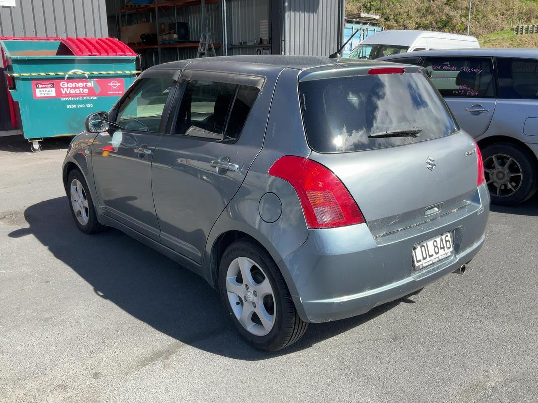 Photo '6' of Suzuki Swift Photo '6' of Suzuki Swift