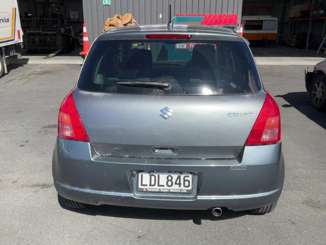 Photo '7' of Suzuki Swift Photo '7' of Suzuki Swift