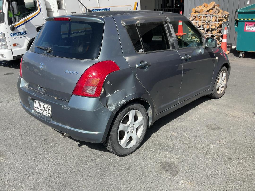 Photo '8' of Suzuki Swift Photo '8' of Suzuki Swift