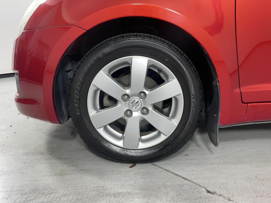 Photo '10' of Suzuki Swift