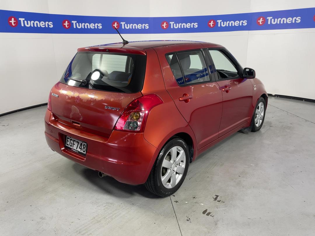 Photo '7' of Suzuki Swift