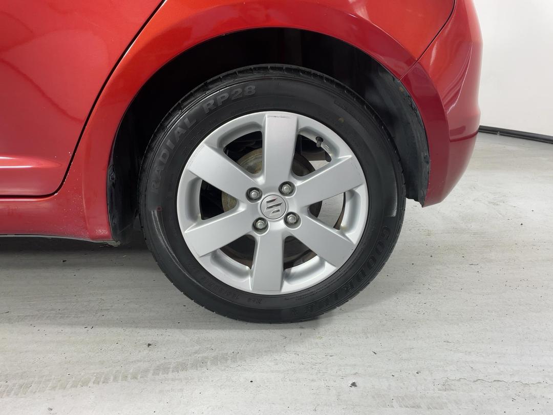 Photo '11' of Suzuki Swift