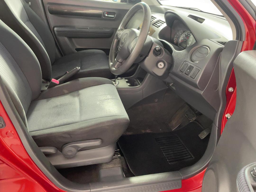 Photo '16' of Suzuki Swift