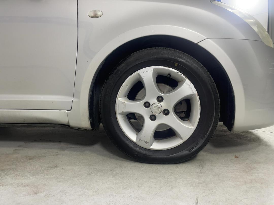 Photo '9' of Suzuki Swift