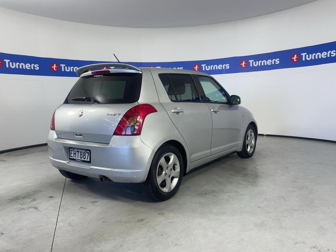 Photo '7' of Suzuki Swift
