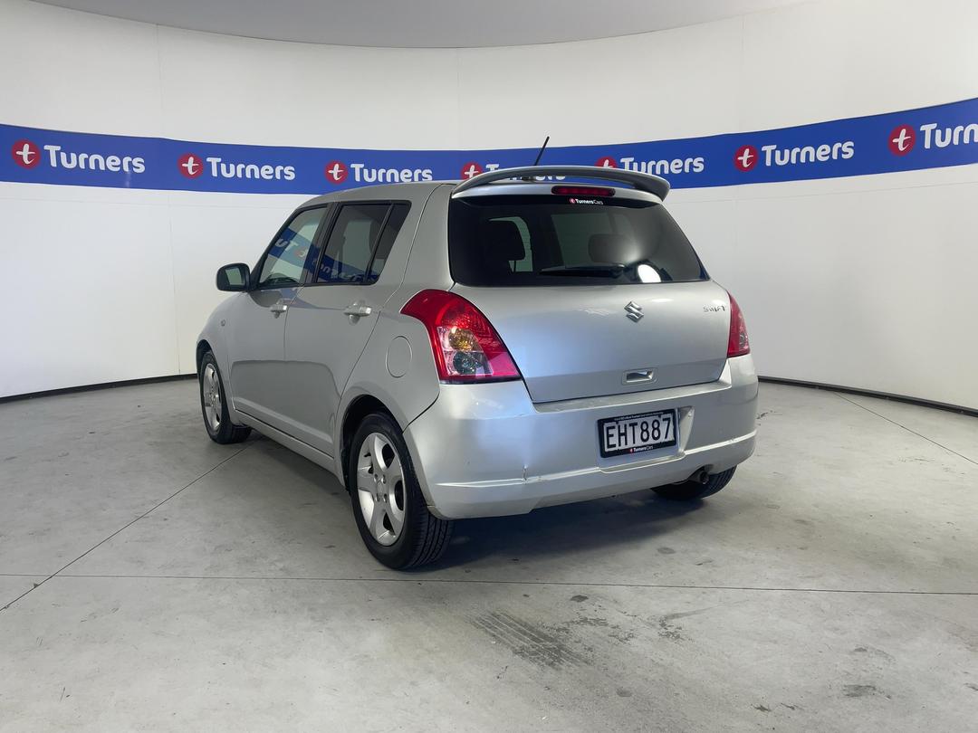 Photo '5' of Suzuki Swift