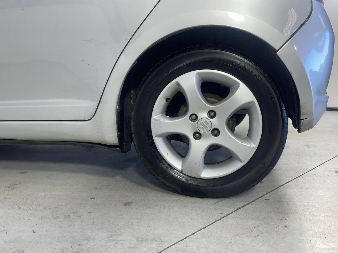 Photo '11' of Suzuki Swift