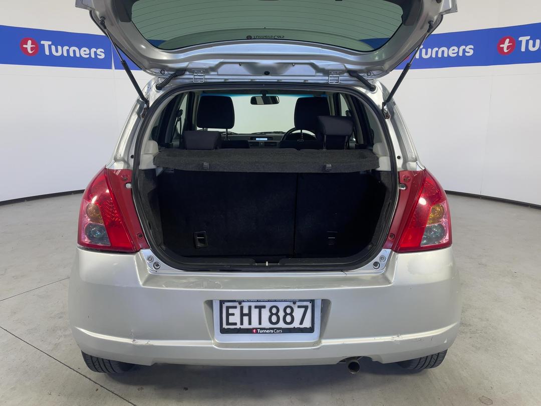 Photo '14' of Suzuki Swift