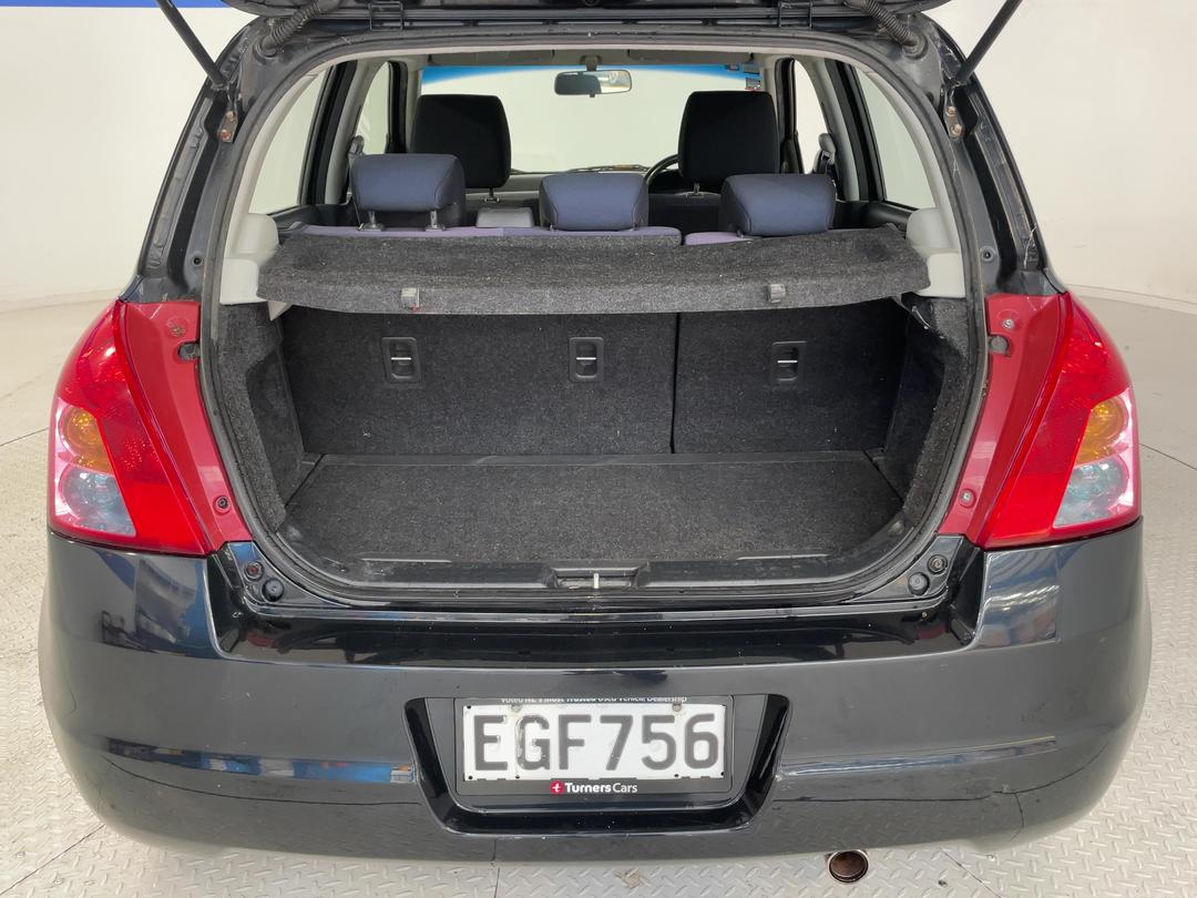 Photo '14' of Suzuki Swift