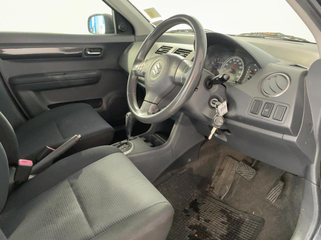 Photo '16' of Suzuki Swift