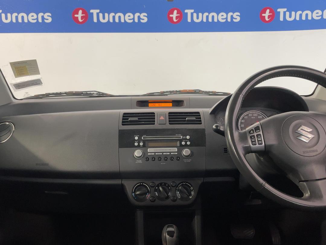 Photo '18' of Suzuki Swift