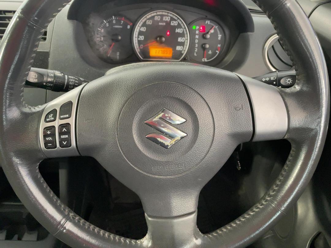 Photo '25' of Suzuki Swift