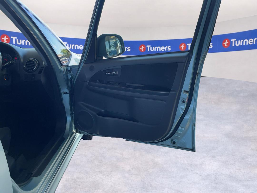 Photo '15' of Suzuki SX4