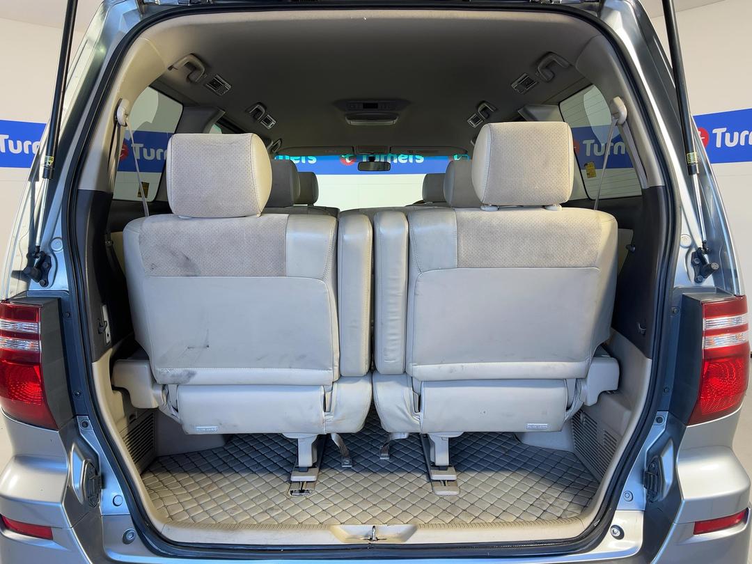 Photo '14' of Toyota Alphard