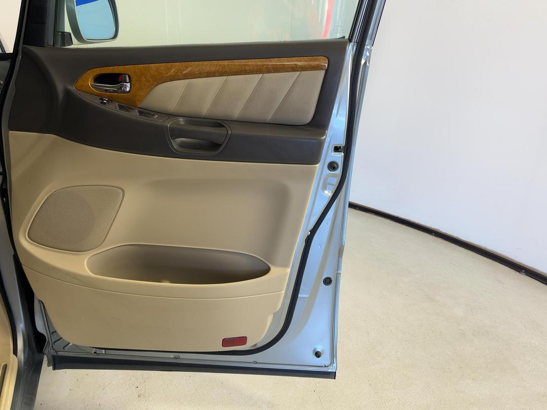Photo '15' of Toyota Alphard