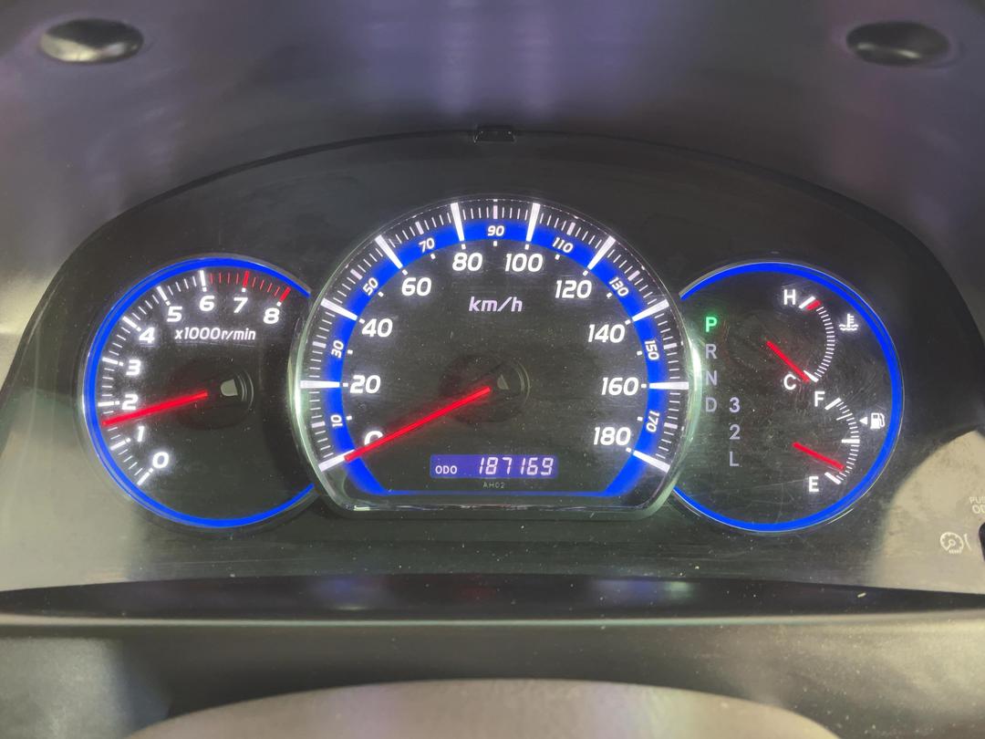 Photo '21' of Toyota Alphard
