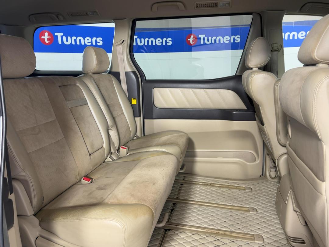 Photo '20' of Toyota Alphard