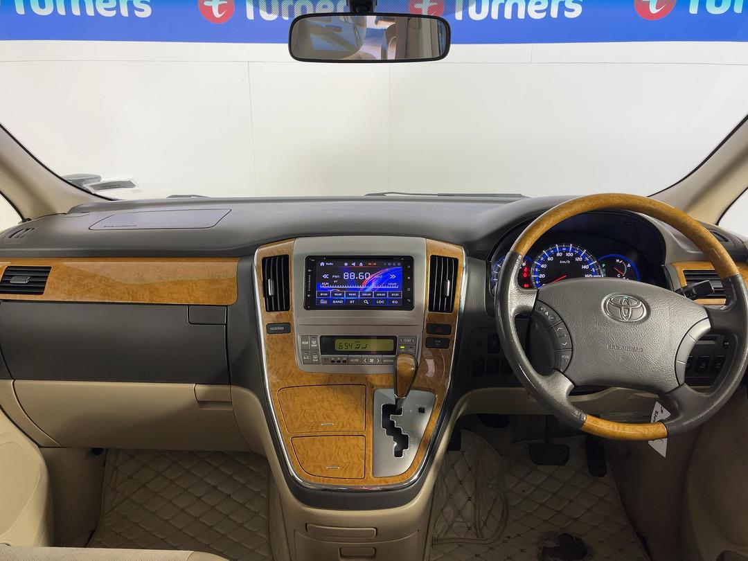 Photo '17' of Toyota Alphard