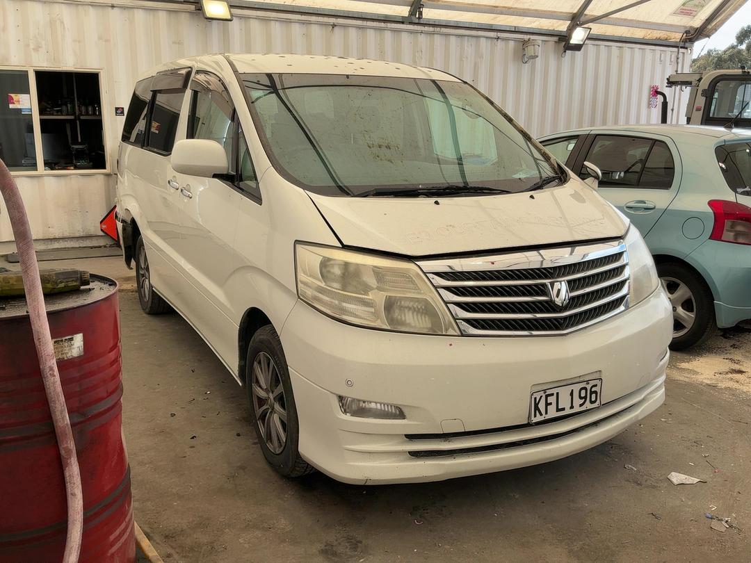 Photo '2' of Toyota Alphard V Photo '2' of Toyota Alphard V