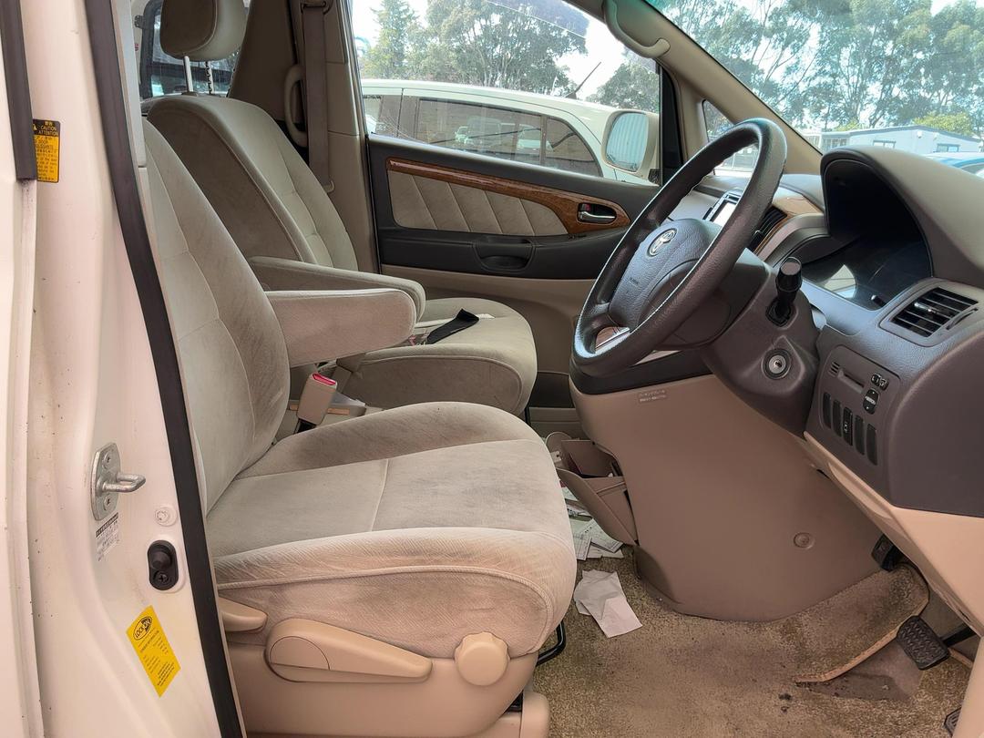 Photo '10' of Toyota Alphard V Photo '10' of Toyota Alphard V