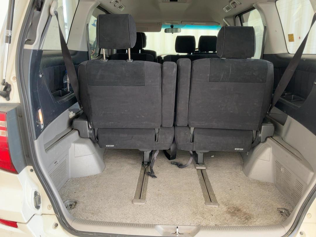 Photo '10' of Toyota Alphard G Photo '10' of Toyota Alphard G