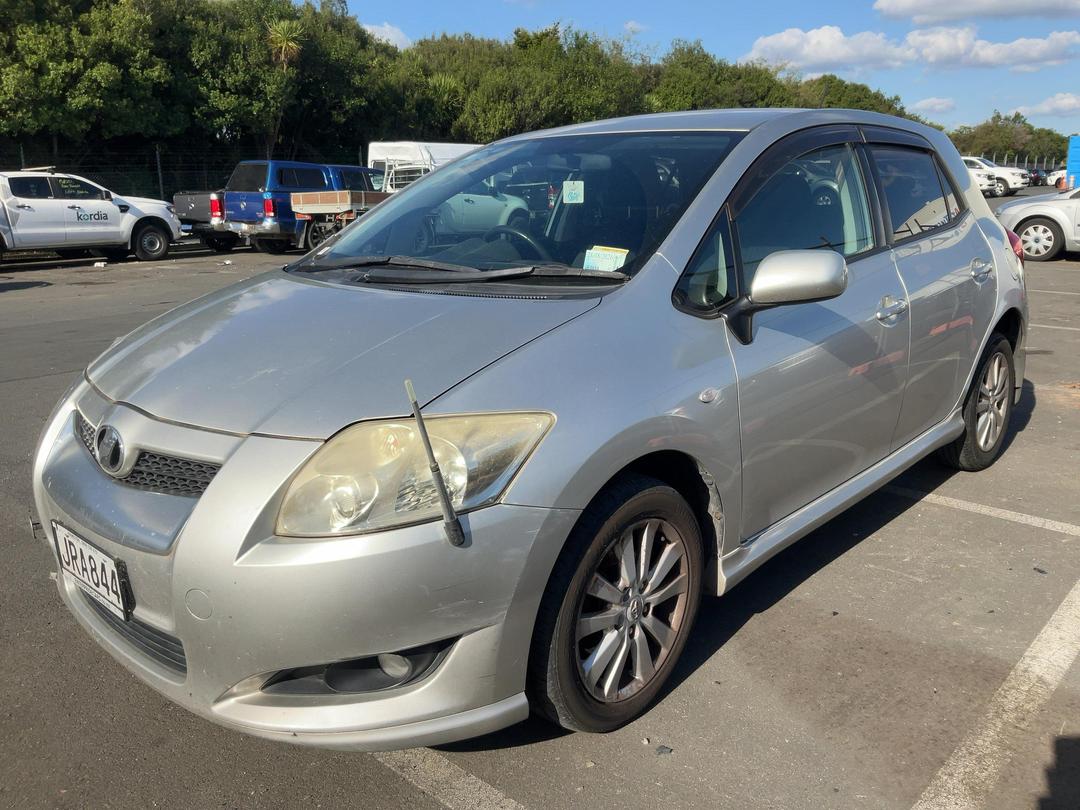 Photo '2' of Toyota Auris