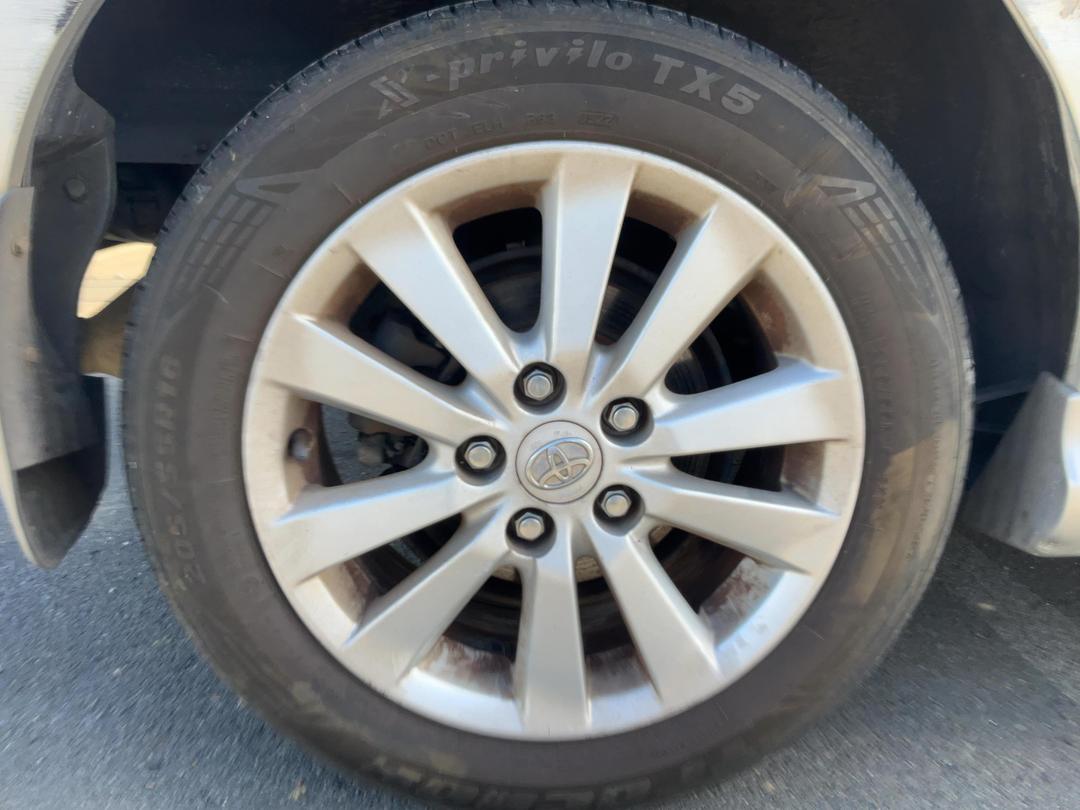 Photo '19' of Toyota Auris