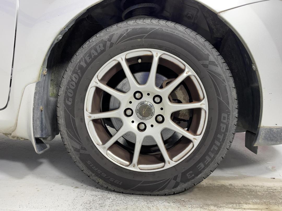 Photo '9' of Toyota Auris