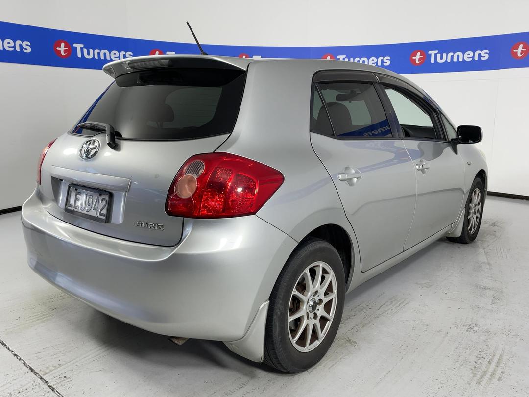 Photo '7' of Toyota Auris