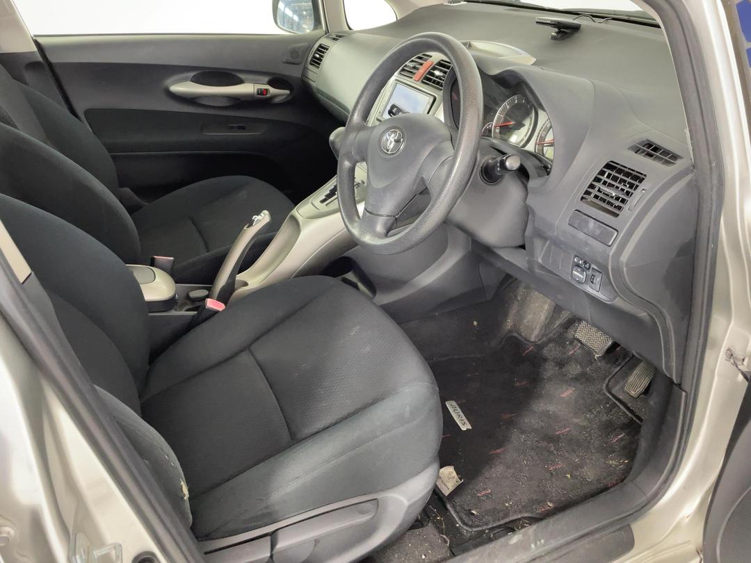 Photo '16' of Toyota Auris