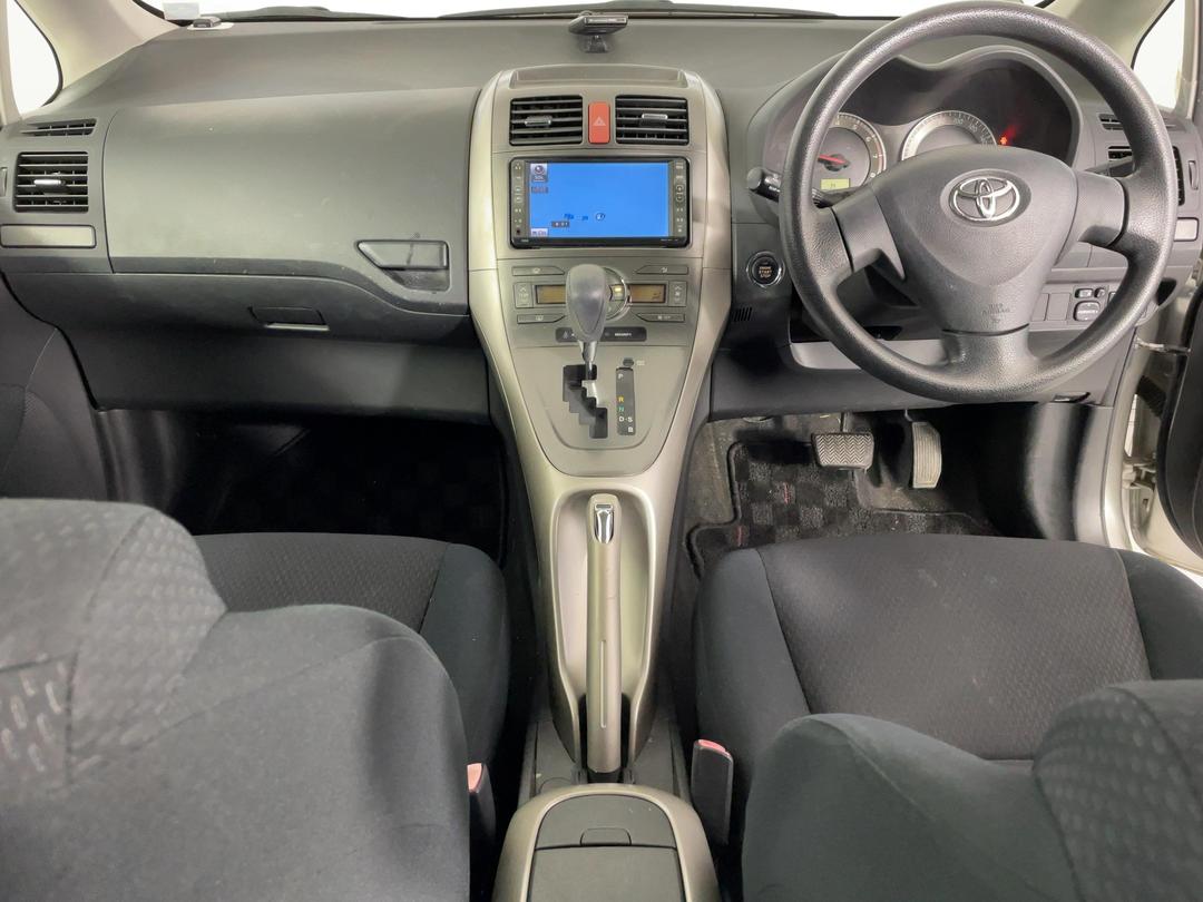 Photo '17' of Toyota Auris