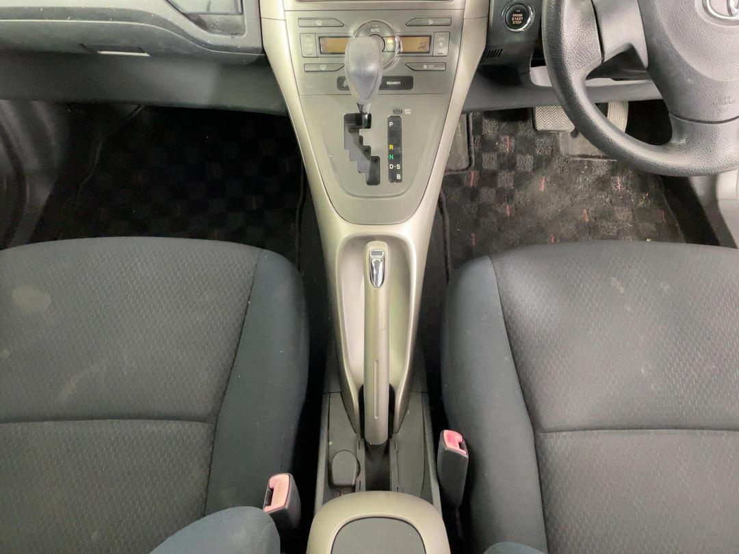 Photo '18' of Toyota Auris