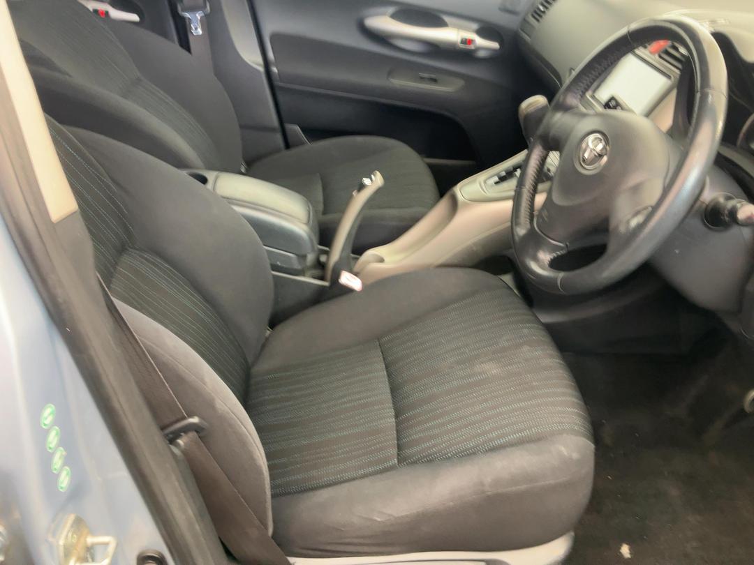Photo '8' of Toyota Auris Photo '8' of Toyota Auris