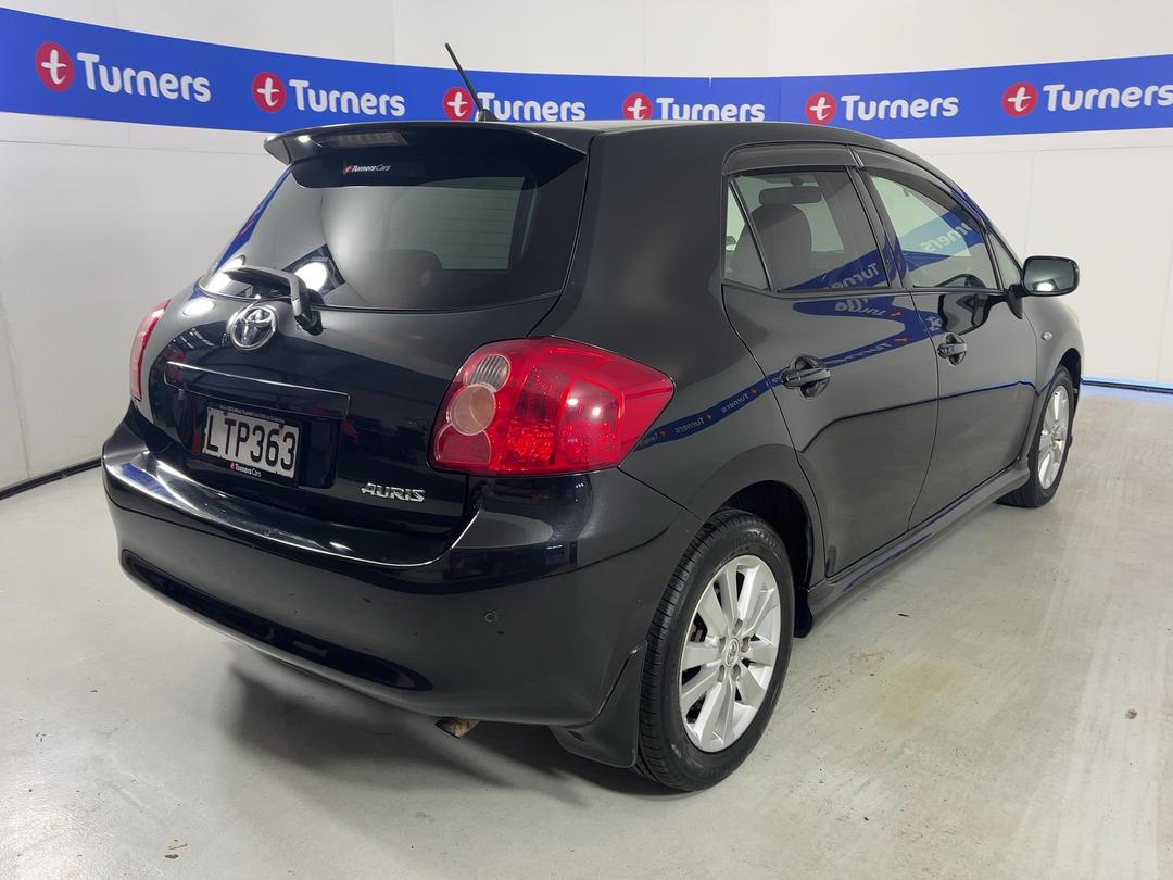 Photo '7' of Toyota Auris