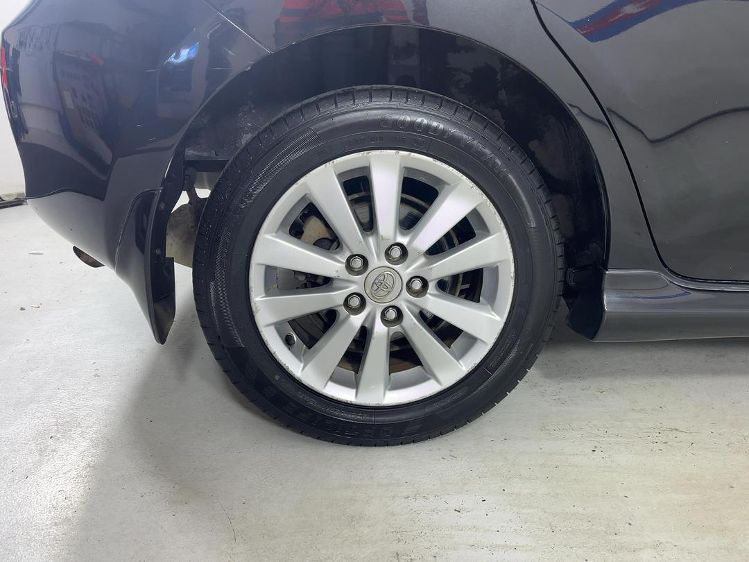Photo '12' of Toyota Auris