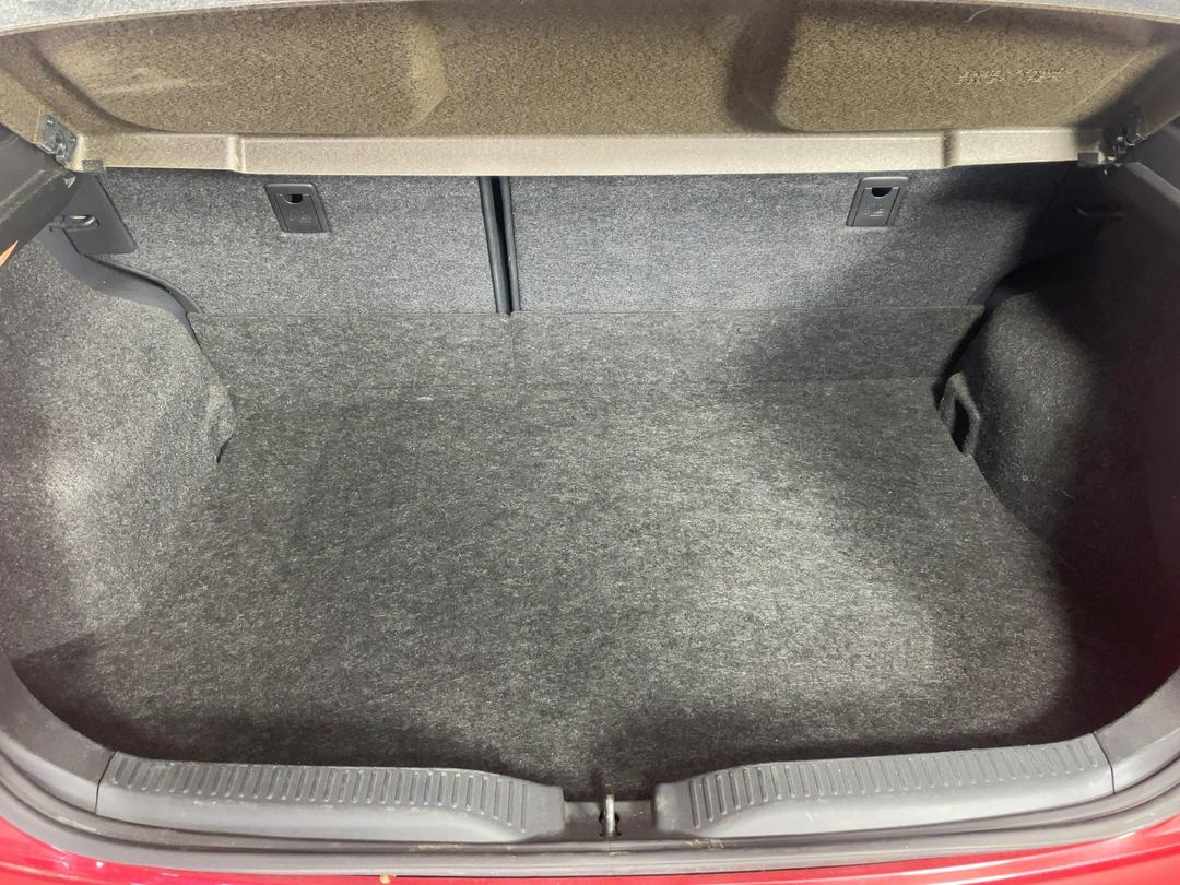 Photo '14' of Toyota Auris