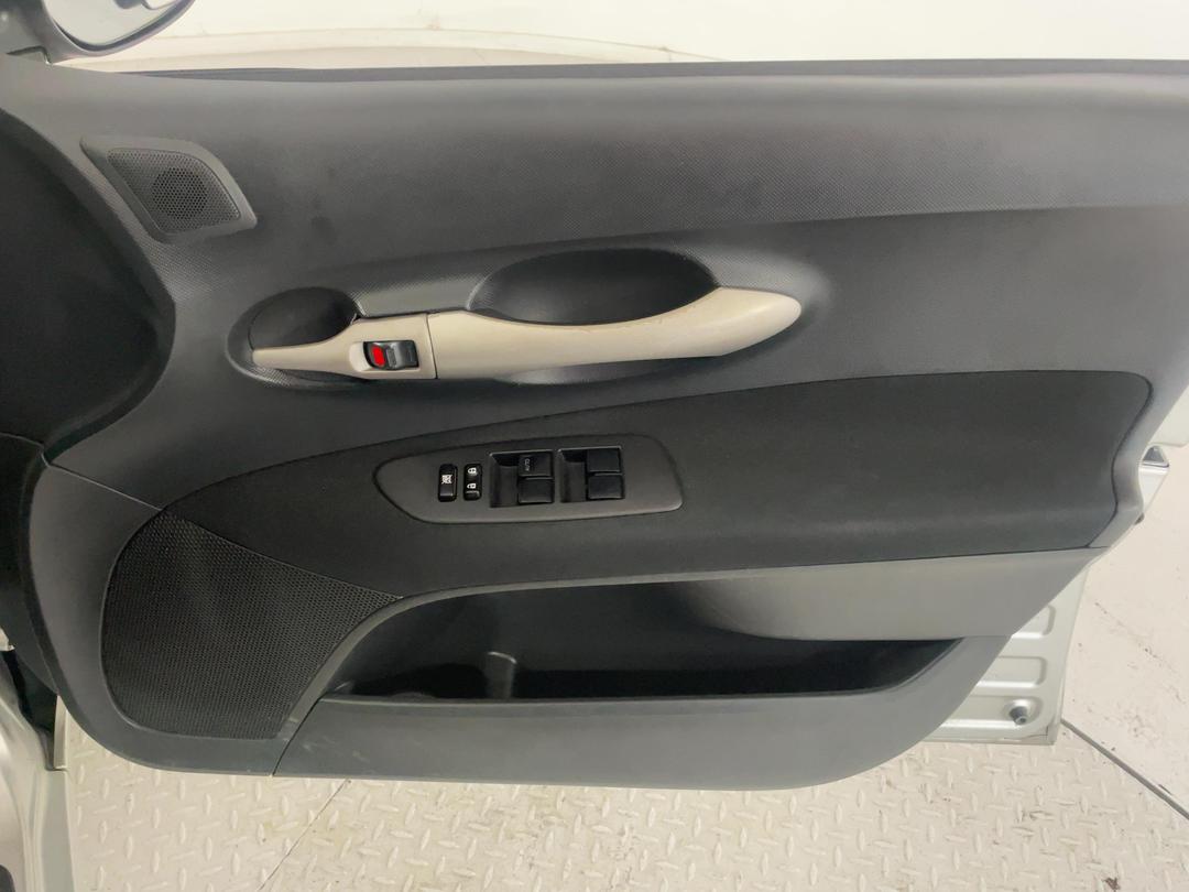 Photo '15' of Toyota Auris