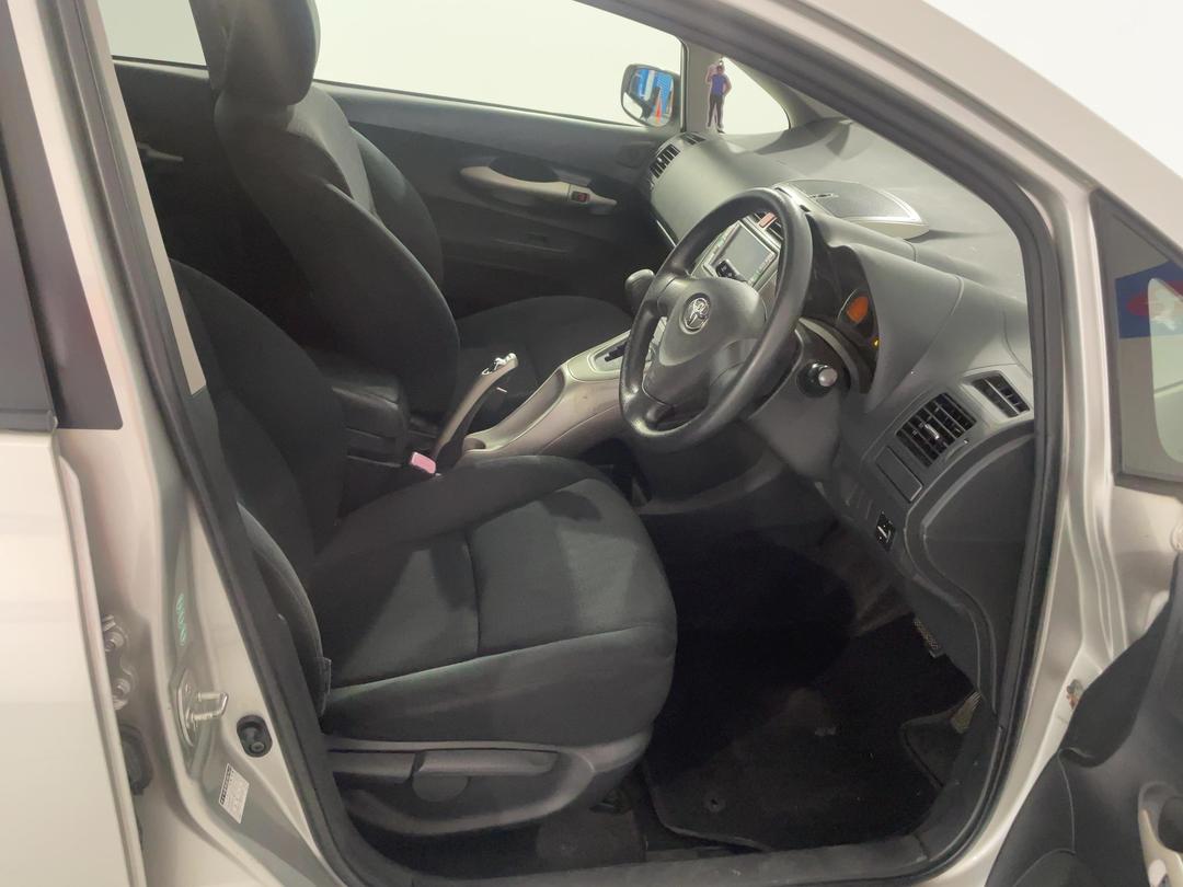 Photo '16' of Toyota Auris