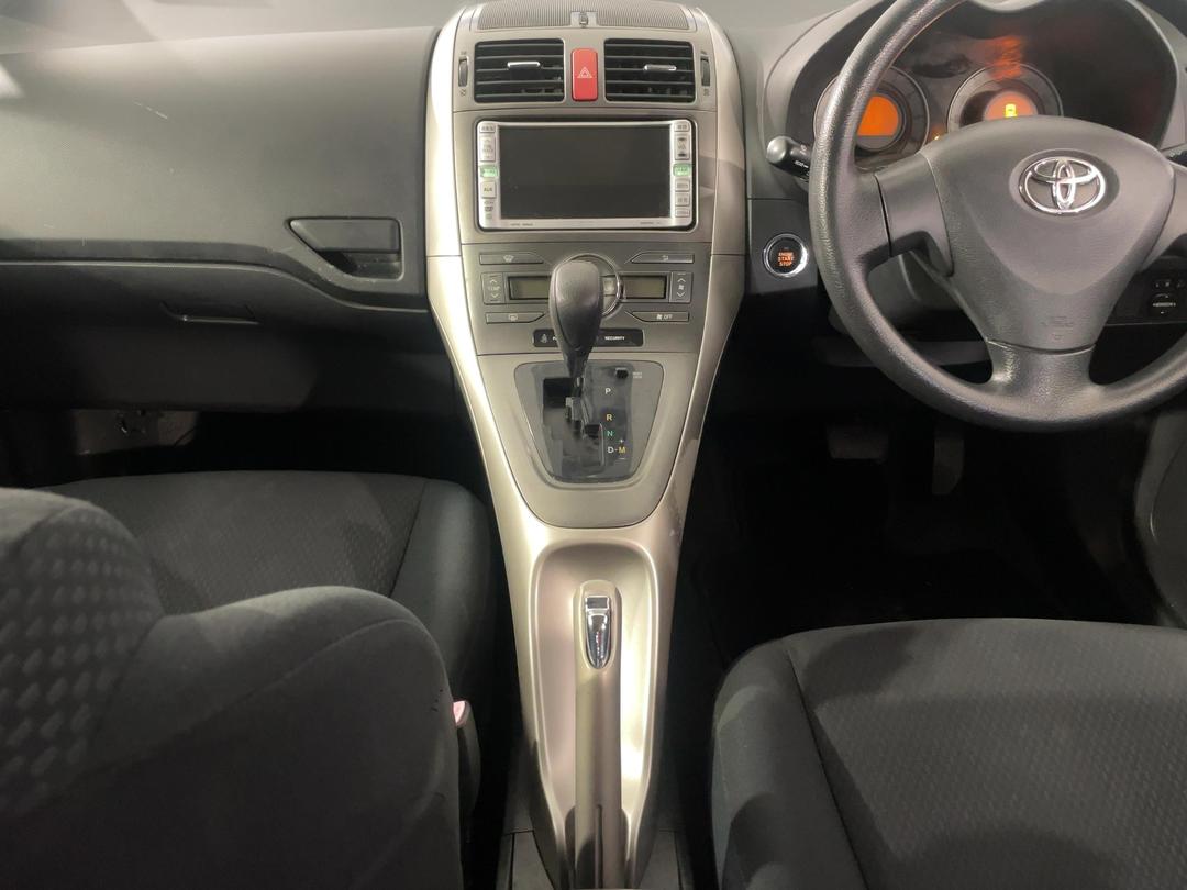 Photo '18' of Toyota Auris