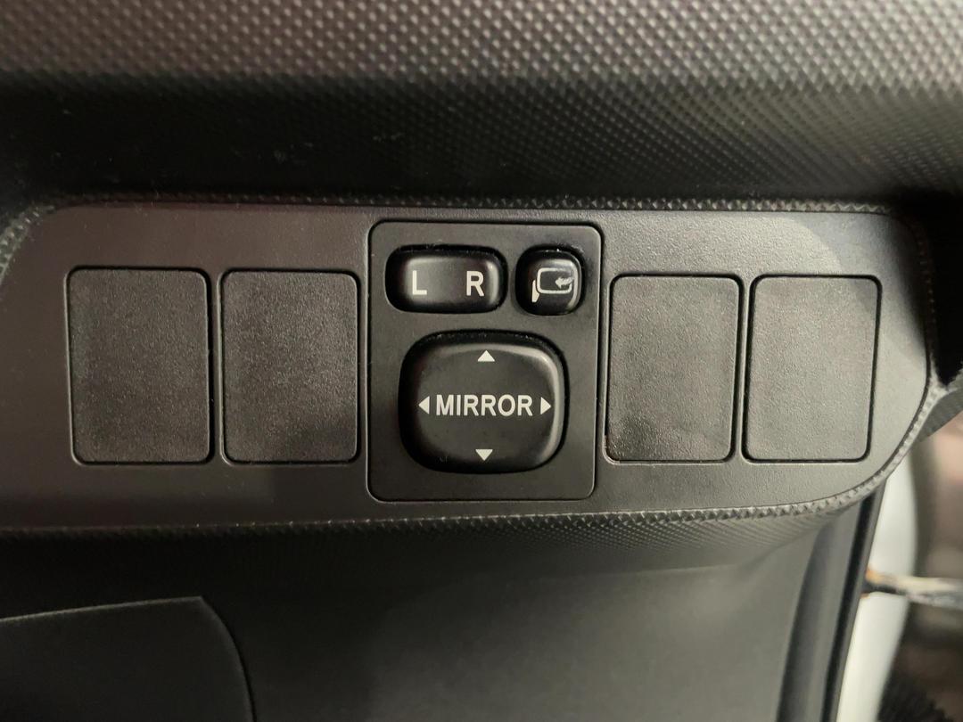 Photo '24' of Toyota Auris