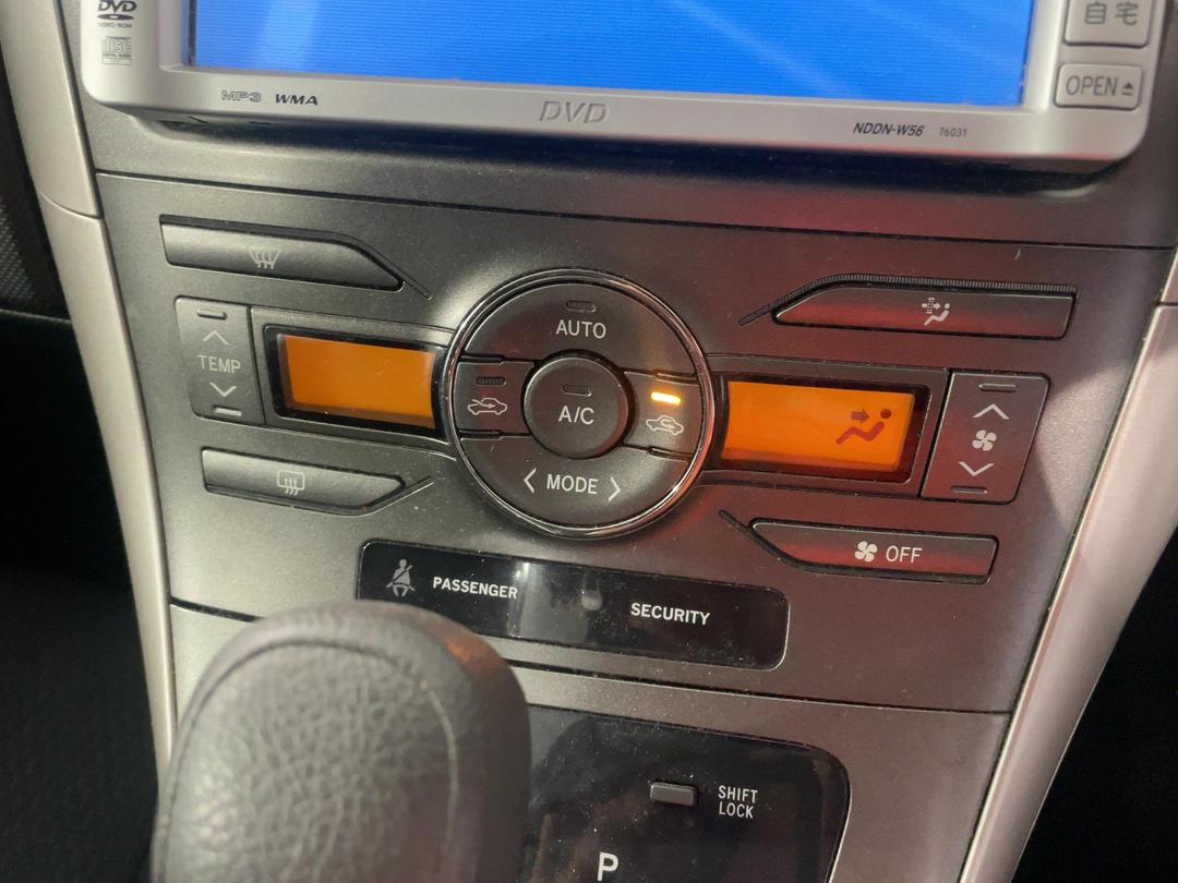 Photo '28' of Toyota Auris