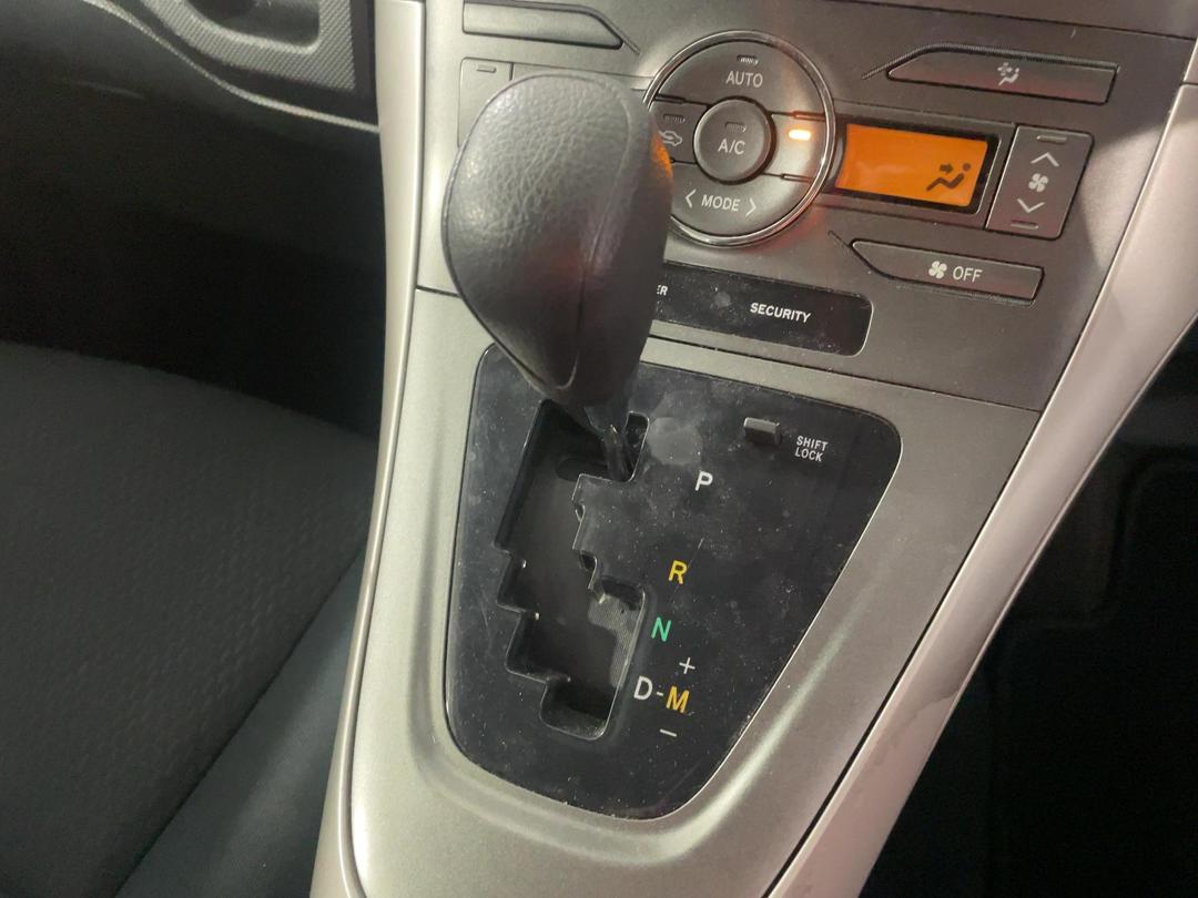 Photo '29' of Toyota Auris