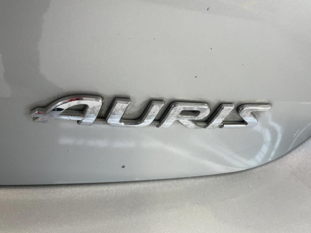 Photo '33' of Toyota Auris